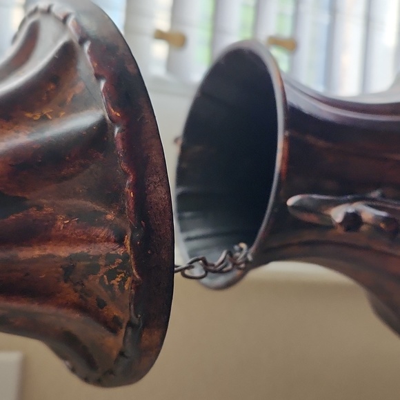 Decorate metal urn with lid - Picture 3 of 8